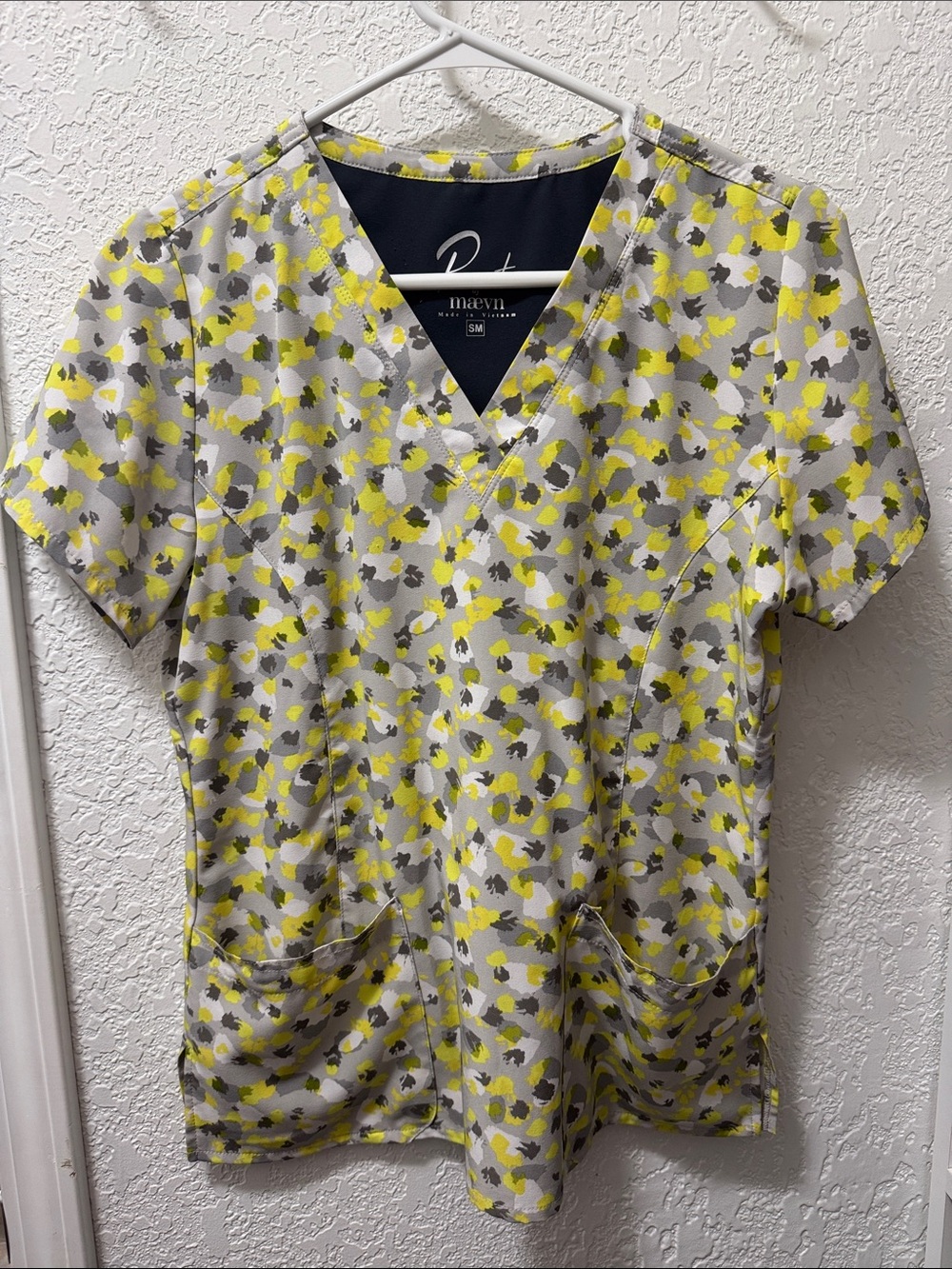 Women’s V-Neck Scrub Top in Yellow Gray Print